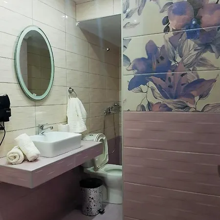 Kohyli Apartman Szkála Rahoníu